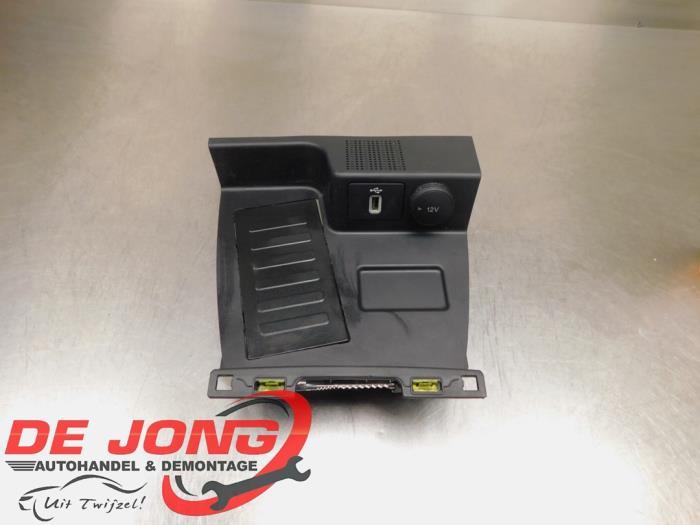 Draadloze oplader van een Ford Focus, Gebruikt, -, -, Ophalen of Verzenden