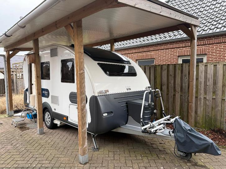 Adria Action 391 PD, 2020, met mover & luifel, Caravans en Kamperen, Caravans, Particulier, tot en met 3, 750 - 1000 kg, Standaardzit