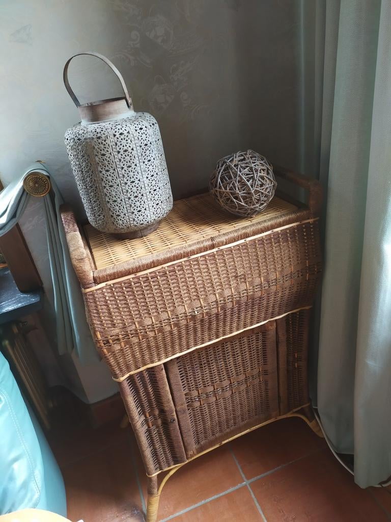 Armoire vintage en osier en bon état., Maison & Meubles, Enlèvement