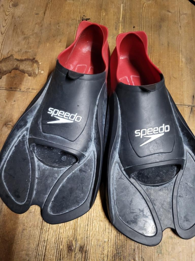 Speedo zwemvliezen zwart-rood (maat 44-46), Watersport en Boten, Duiken, Ophalen