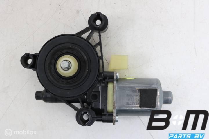 Raammotor linksvoor Audi A3 8V 5Q0959802B, Gebruikt