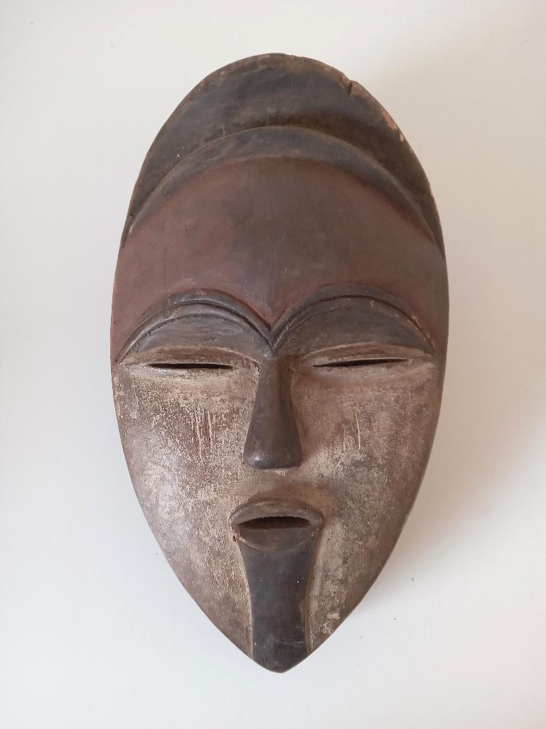 Masque africain du peuple Tsogho (Gabon), Envoi