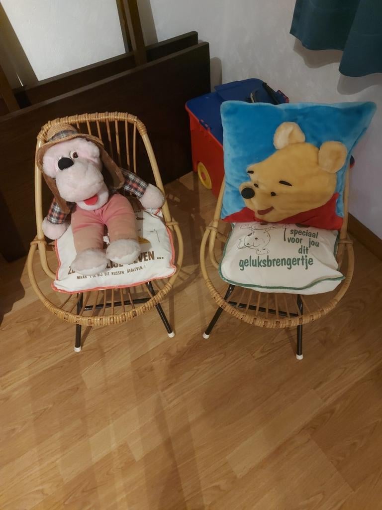 Kinderstoeltje twee stuks, Kinderen en Baby's, Kinderkamer | Tafels en Stoelen, Ophalen, Zo goed als nieuw, Stoel(en)