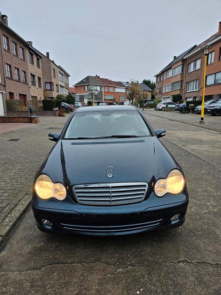 Mercedes C220cdi11/2004 Automatik 1proprietaire avec carnet., Autos, Mercedes-Benz, Particulier, Automatique, Enlèvement