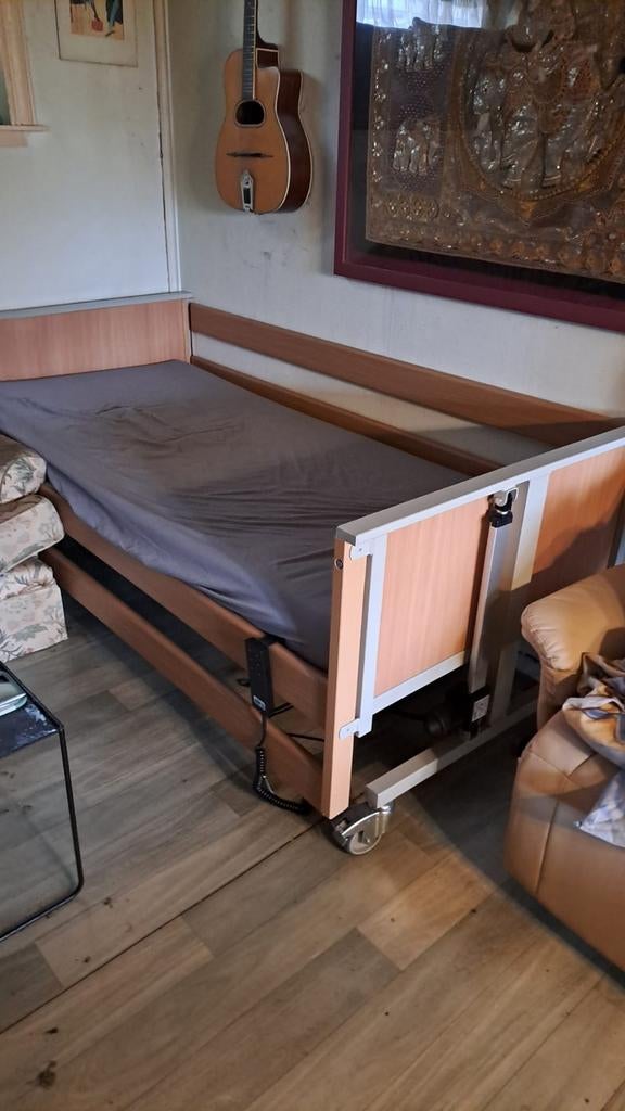 Lit pour patient, Maison & Meubles, Chambre à coucher | Lits, Enlèvement, Comme neuf