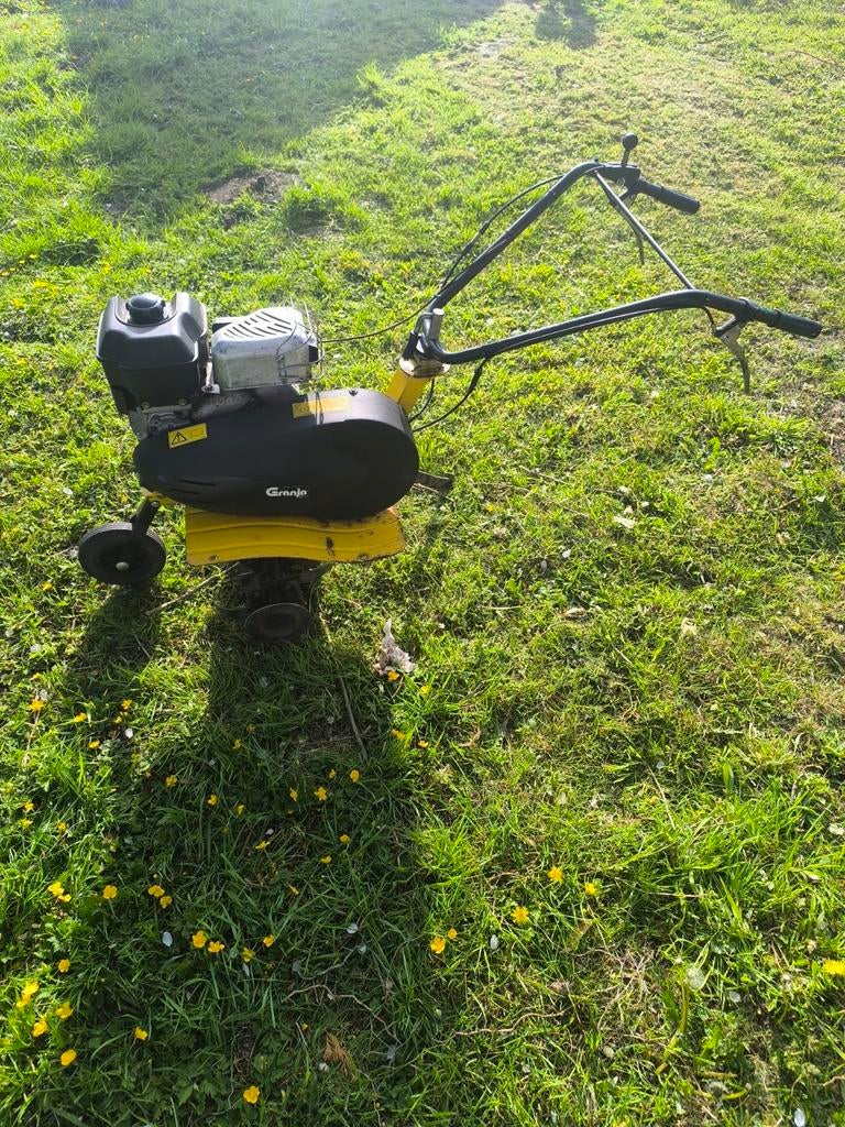 Granja 5.5HP tuinfrees, Doe-het-zelf en Bouw, Gereedschap | Freesmachines, Gebruikt, Benzine, Overige soorten, Ophalen