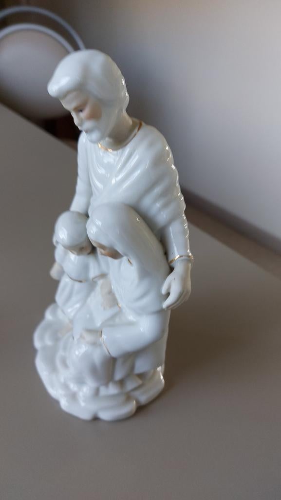 Porseleinen  beeldje v d heilige familie, Ophalen