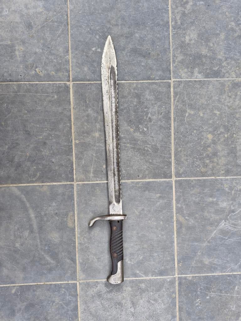 Baïonnette de boucher en dents de scie allemande de la Premi, Animaux & Accessoires, Chevaux & Poneys | Brides & Harnachement