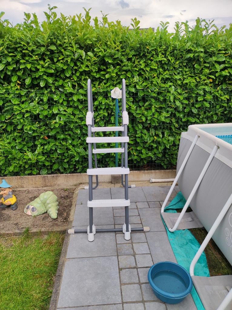 Zwembad 4 meter op 2 meter, Ophalen, Zo goed als nieuw, Ladder