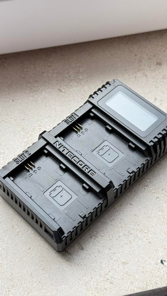 Chargeur Nitecore Sony NP -FZ100, TV, Hi-fi & Vidéo, Enlèvement, Comme neuf