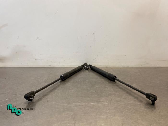 Kit amortisseur gaz hayon d'un Volkswagen Golf (Golf 09-), Autos : Pièces & Accessoires, Carrosserie & Tôlerie, Volkswagen, Utilisé