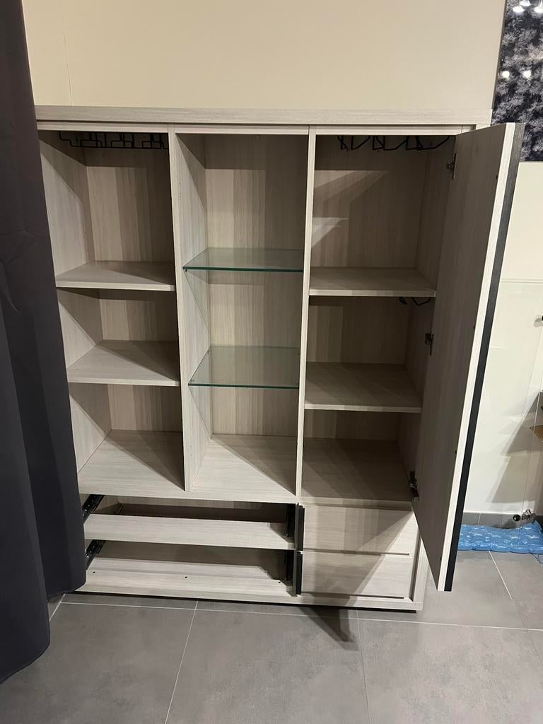 Vitrine 3 portes, Maison & Meubles, Armoires | Vitrines, Comme neuf, Enlèvement