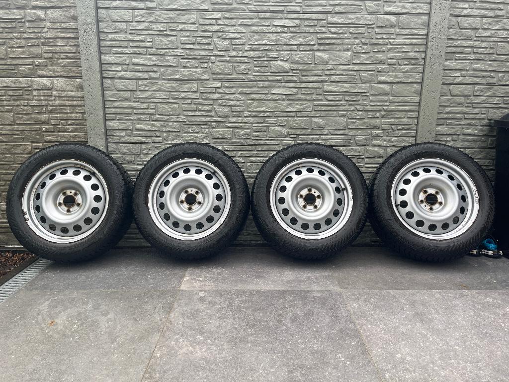 4 Jantes et pneus Gislaved 225/55R R17 101V, Auto-onderdelen, Banden en Velgen, Ophalen, Banden en Velgen, 17 inch, All Season