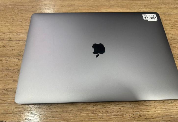 Macbook Pro 15,4* i9 32 GB RAM - 1 TB - Factuur - Garantie, Computers en Software, Windows Laptops, Zo goed als nieuw, SSD, Ophalen