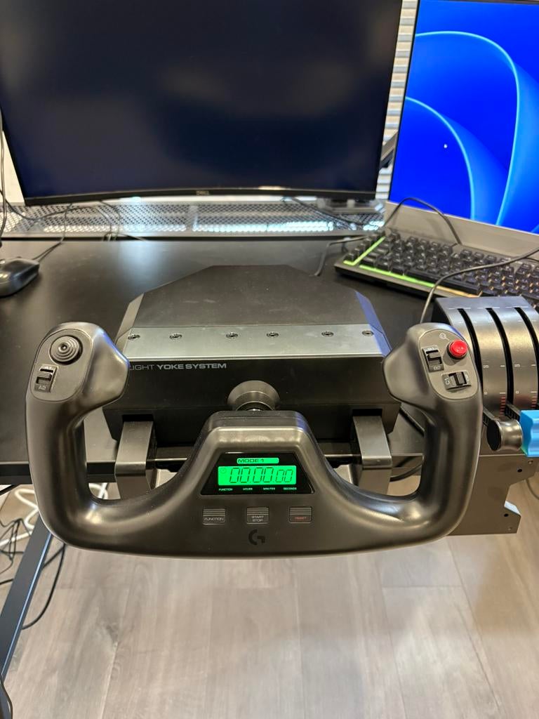 Loghitech flight yoke system, Computers en Software, Joysticks, Ophalen, Zo goed als nieuw