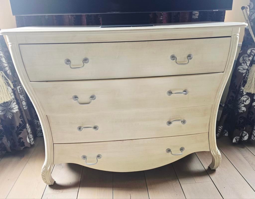 Kleding kast, ladekast en 2x nachtkast, Ophalen