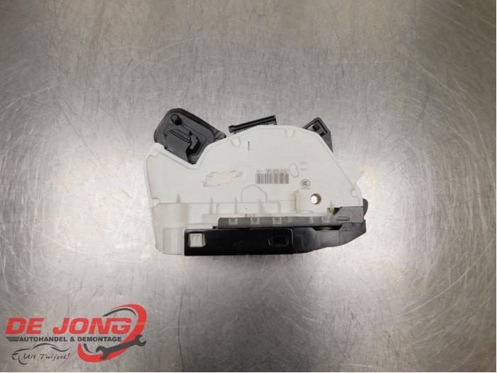 Serrure portière mécanique 4portes avant droite d'un Volks, Volkswagen, -, 3 mois de garantie, Utilisé