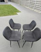 Chaises de bar, Enlèvement