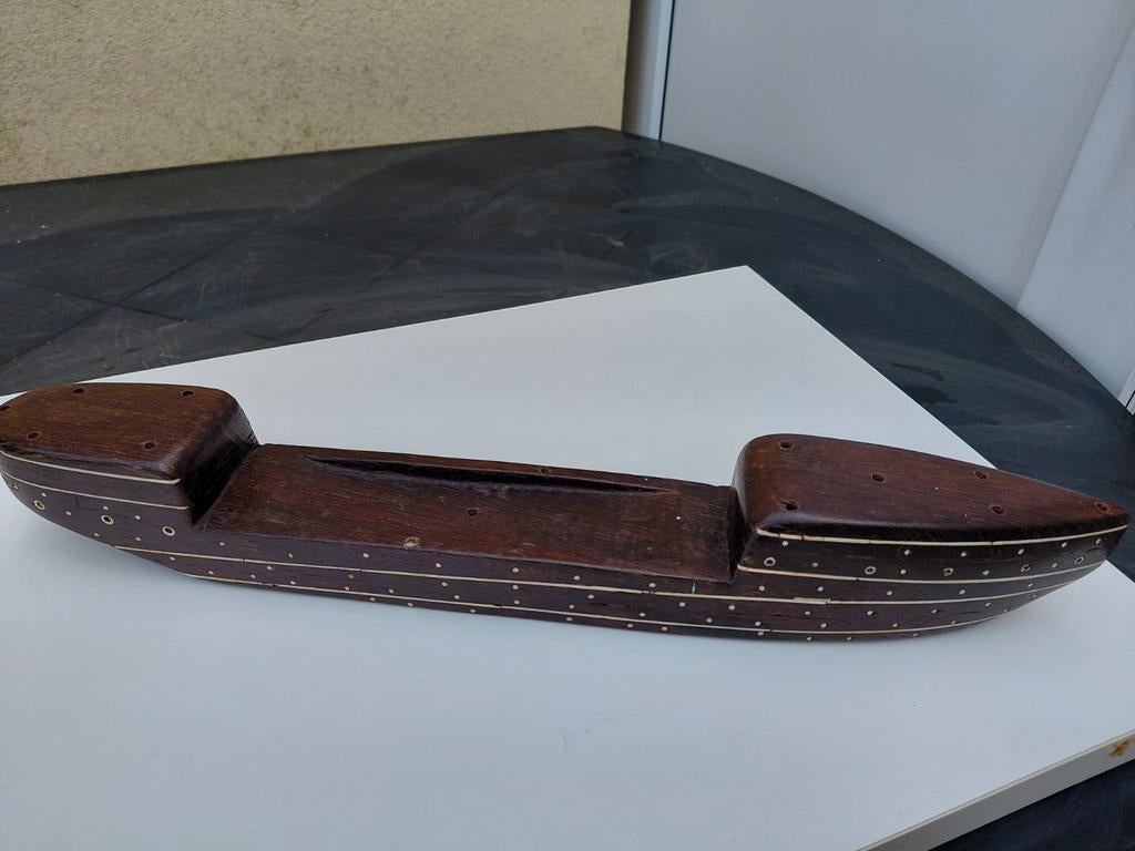 Houten boot. Afkomst Congo, Ophalen