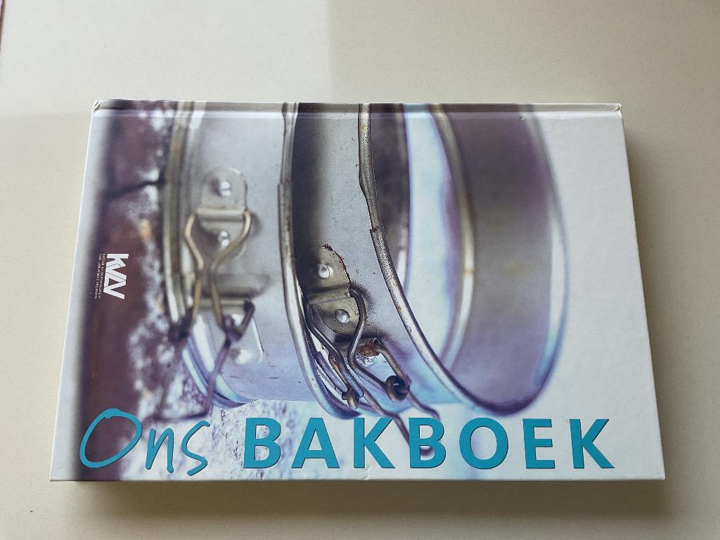 Ons bakboek KVLV, Livres, Livres de cuisine, Gâteau, Tarte, Pâtisserie et Desserts, Enlèvement ou Envoi, Comme neuf, Ferm / KVLV
