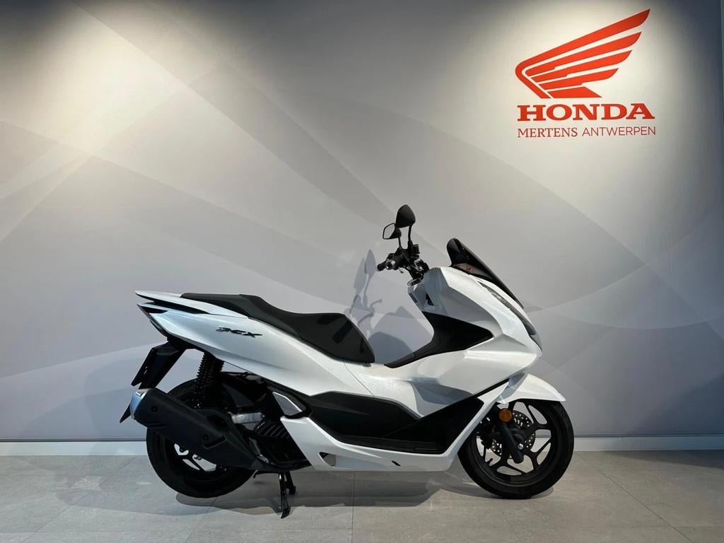 Honda PCX125 (bj 2021), Motoren, Scooter, Bedrijf, 125 cc, 11 kW of minder