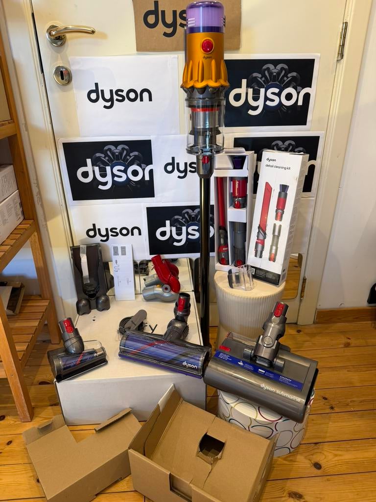 Dyson V12 Submarine Aspire et Lave et parfait état proche ne, Electroménager, Aspirateurs, Enlèvement ou Envoi, Comme neuf, Réservoir