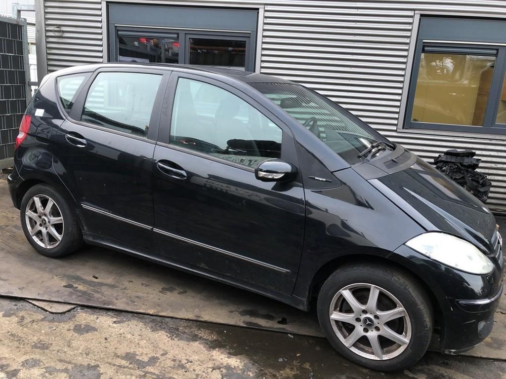 AILE AVANT DROIT Mercedes-Benz A (W169) (A1698810201), Utilisé, Droite, Mercedes-Benz, Garde-boue