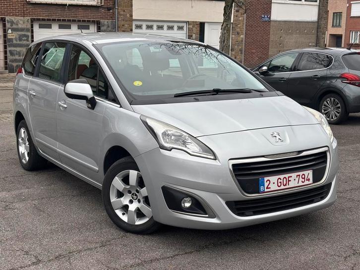 Peugeot 5008 1.6hdi bouwjaar 2015 euro 5b * 7 zitters*, Auto's, Peugeot, Particulier, ABS, Airbags, Airconditioning, Bluetooth