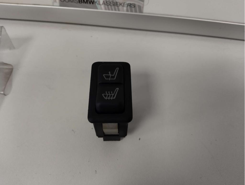 BMW 3 serie/5 serie schakelaar stoelverwarming 61311381208, Auto-onderdelen, Dashboard en Schakelaars, BMW, Nieuw, Ophalen of Verzenden