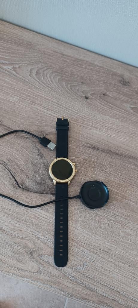 Oozoo goud+zwarte smartwatch, Handtassen en Accessoires, Smartwatches, Ophalen of Verzenden