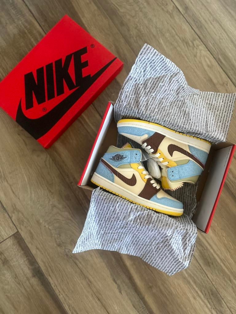 Jordan 1 mid fearless maison Château Rouge 40, Kinderen en Baby's, Kindermode-accessoires, Zo goed als nieuw, Ophalen of Verzenden