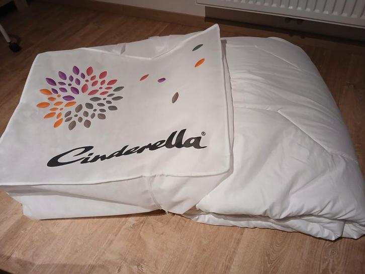 ZEER MOOIE NIEUWSTAAT KWALITEITSVOLLE DEKBED 240X220CM, Kinderen en Baby's, Kinderkamer | Bedden, Nieuw, Ophalen of Verzenden