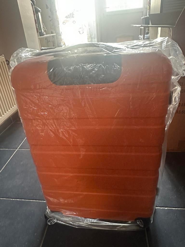 Reiskoffer te koop nieuw, Hard kunststof, Nieuw, 70 cm of meer, 55 cm of meer