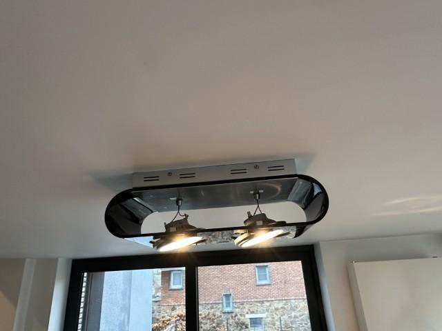 Moderne zwarte plafondlamp - 2 verstelbare spots, Huis en Inrichting, Lampen | Hanglampen, Gebruikt, Minder dan 50 cm, Metaal