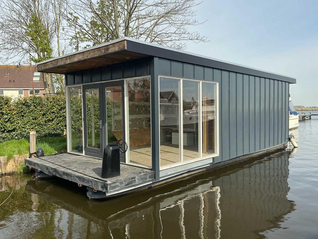 Péniche 2025, Utilisé, Essence, Autres types