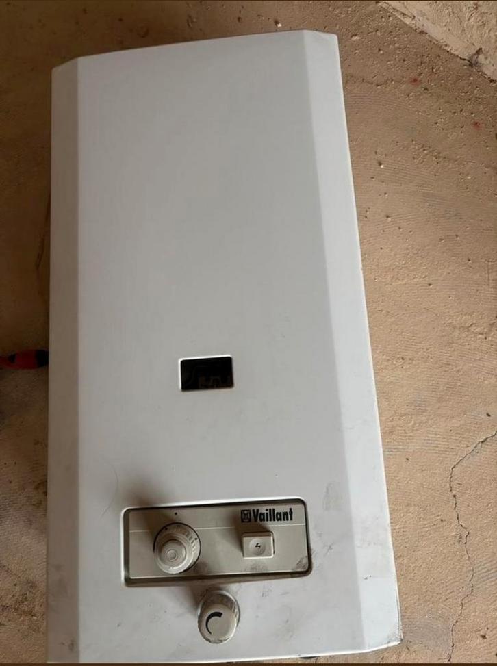 AV chauffe eau Vaillant 14 litres, butane, propane, bonbonne, Bricolage & Construction, Chauffe-eau & Boilers, Chauffe-eau, Enlèvement
