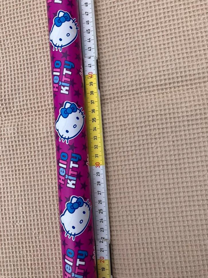 Papier de couverture Hello Kitty /violet rose/Papier cadeau, Divers, Papier cadeau, Neuf, Enlèvement ou Envoi