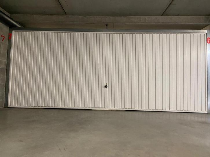 Uitzonderlijke dubbele garagebox te Knokke, Autos : Divers, Garages