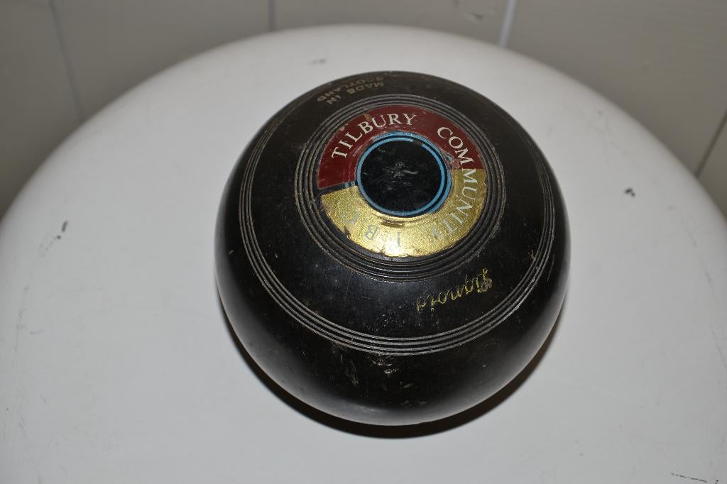 lawn bowls bal antiek uit Schotland, Ophalen