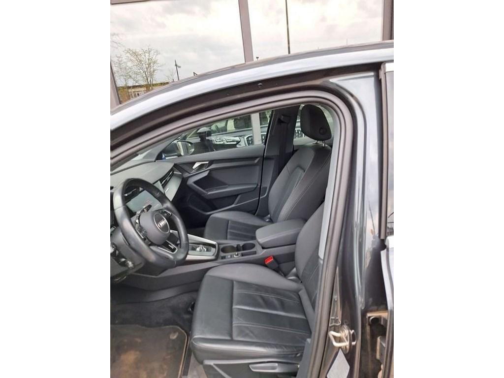 Audi A3  Advanced S-Tronic / Pack business Pls / Verwarmde, Automaat, https://public.car-pass.be/vhr/fcdd1b63-e5b6-45c8-a542-ac5a85dc22fd