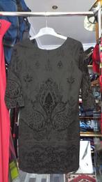 Robe courte DESIGUAL, Enlèvement ou Envoi, Comme neuf, Noir