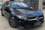 Mercedes-Benz A180 Style *LED *Apple Carplay *Camera *Cruise, Auto's, Mercedes-Benz, 4 cilinders, 1865 kg, Leder en Stof, Zwart