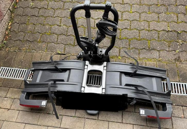Thule Easyfold XT2 933 fietsendrager z.g.a.n, Auto diversen, Fietsendragers, Zo goed als nieuw, Trekhaakdrager, 2 fietsen, Brede banden