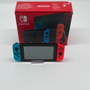 NINTENDO Switch console - in zeer nette staat - met doosje. beschikbaar voor biedingen