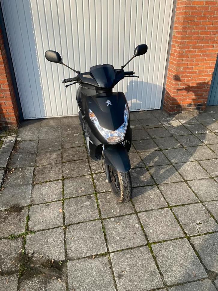 Peugeot Kisbee (Black Edition)- B klasse, Fietsen en Brommers, Scooters | Peugeot, Zo goed als nieuw, Overige modellen, Klasse B (45 km/u)
