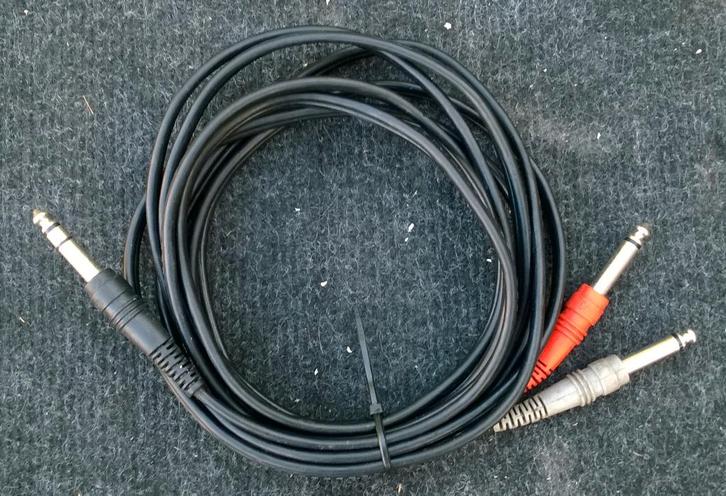 Snoer Send-return 1x stereo - 2x mono, Musique & Instruments, Câbles & Prises, Comme neuf, Appareillage, Enlèvement ou Envoi