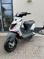 ️Piaggio zip sp h2o 2006 Nieuwstaat 5900 KM️, Fietsen en Brommers, Ophalen