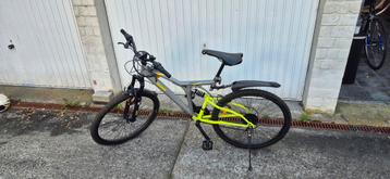 Mountainbike te koop. beschikbaar voor biedingen