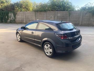 Opel Astra GTC 1.4 benzine 2009 met 121000km*garantie*PDC* beschikbaar voor biedingen