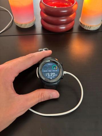 Huawei watch 2 sport disponible aux enchères